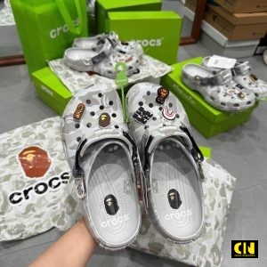 Dep Crocs Bape Gray Camo Full Phu Kien Hop Giay Dép Crocs Bape Gray Camo Full Phụ Kiện Hộp Giày