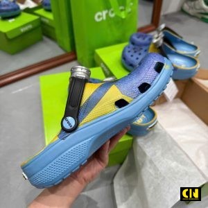 Dep Crocs Classic Clog Despicable Me Blue Fullbox Dép Crocs Classic Clog Despicable Me Blue Fullbox