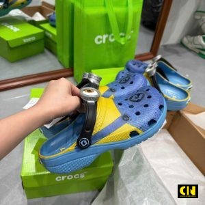 Dep Crocs Nam Nu Classic Despicable Me Black Chong Tron Dép Crocs Nam Nữ Classic Despicable Me Black Chống Trơn