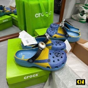 Dep Crocs Unisex Classic Despicable Me Black Full Phu Kien Dép Crocs Unisex Classic Despicable Me Black Full Phụ Kiện