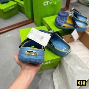 Dep Suc Crocs Classic Minions Dép Sục Crocs Classic Minions