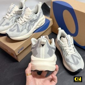Giay Asics Novablast 5 Standard Oatmeal Cream Gray Giày ASICS Novablast 5 Standard Oatmeal Cream Gray