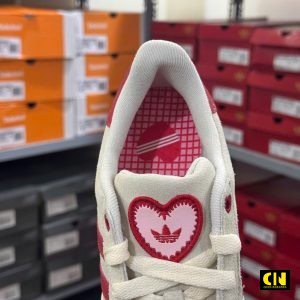Giay Adidas Superstar Ii Valentines Day Mau Kem Hong Trai Tim Giày Adidas Superstar II Valentine's Day Màu Kem Hồng Trái Tim