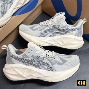 Giay Asics Novablast 5 Trang Kem Giày Asics Novablast 5 Trắng Kem