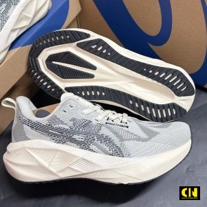 Giay Chay Bo Asics Novablast 5 Trang Kem Full Box Giày Chạy Bộ Asics Novablast 5 Trắng Kem Full Box