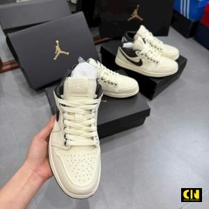 Giay Jordan 1 Low Pale Ivory Baroque Brown Trang Kem Giày Jordan 1 Low Pale Ivory Baroque Brown Trắng kem
