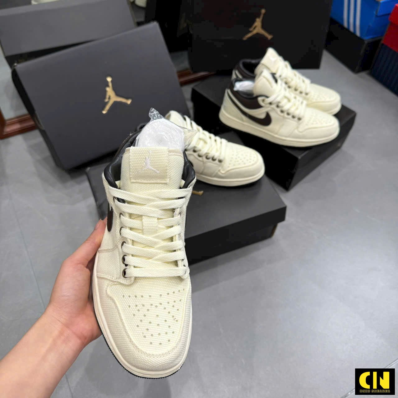 Giày Jordan 1 Low Pale Ivory Baroque Brown Trắng Kem Giày Jordan 1 Low Pale Ivory Baroque Brown Trắng kem