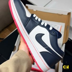 Giay Nike Air Jordan 1 Co Thap Mau Xanh Den De Hong Giày Nike Air Jordan 1 Cổ Thấp Màu Xanh Đen Đế Hồng