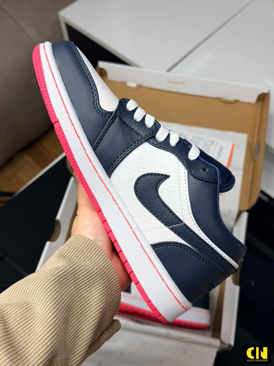 Giày Nike Air Jordan 1 Cổ Thấp Màu Xanh Đen Đế Hồng Giày Nike Air Jordan 1 Cổ Thấp Màu Xanh Đen Đế Hồng