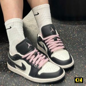 Giay Nike Air Jordan 1 Low Mau Den Day Hong Giày Nike Air Jordan 1 Low Màu Đen Dây Hồng