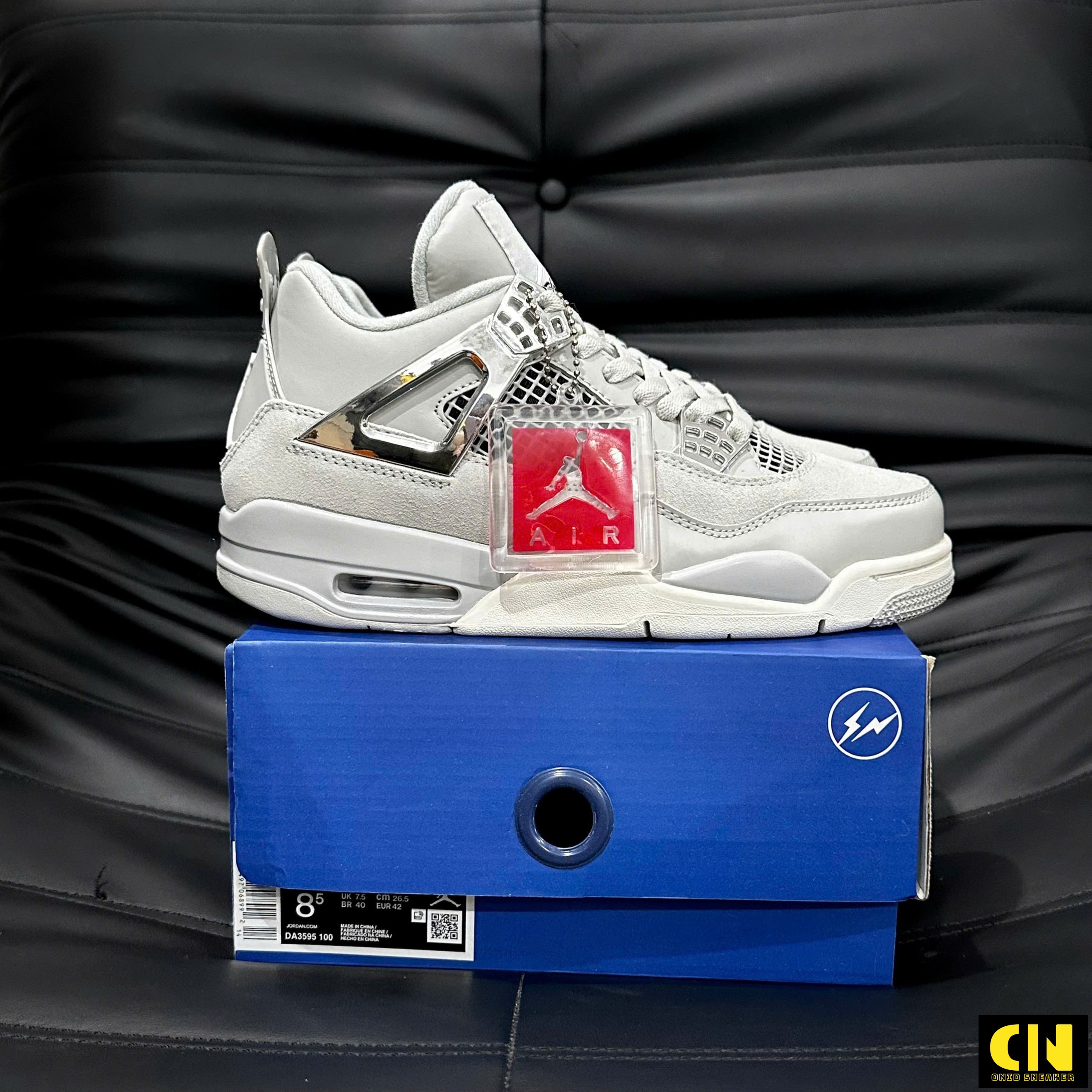 Giày Nike Air Jordan 4 Màu Xám Bạc Metallic Giày Nike Air Jordan 4 Màu Xám Bạc Metallic