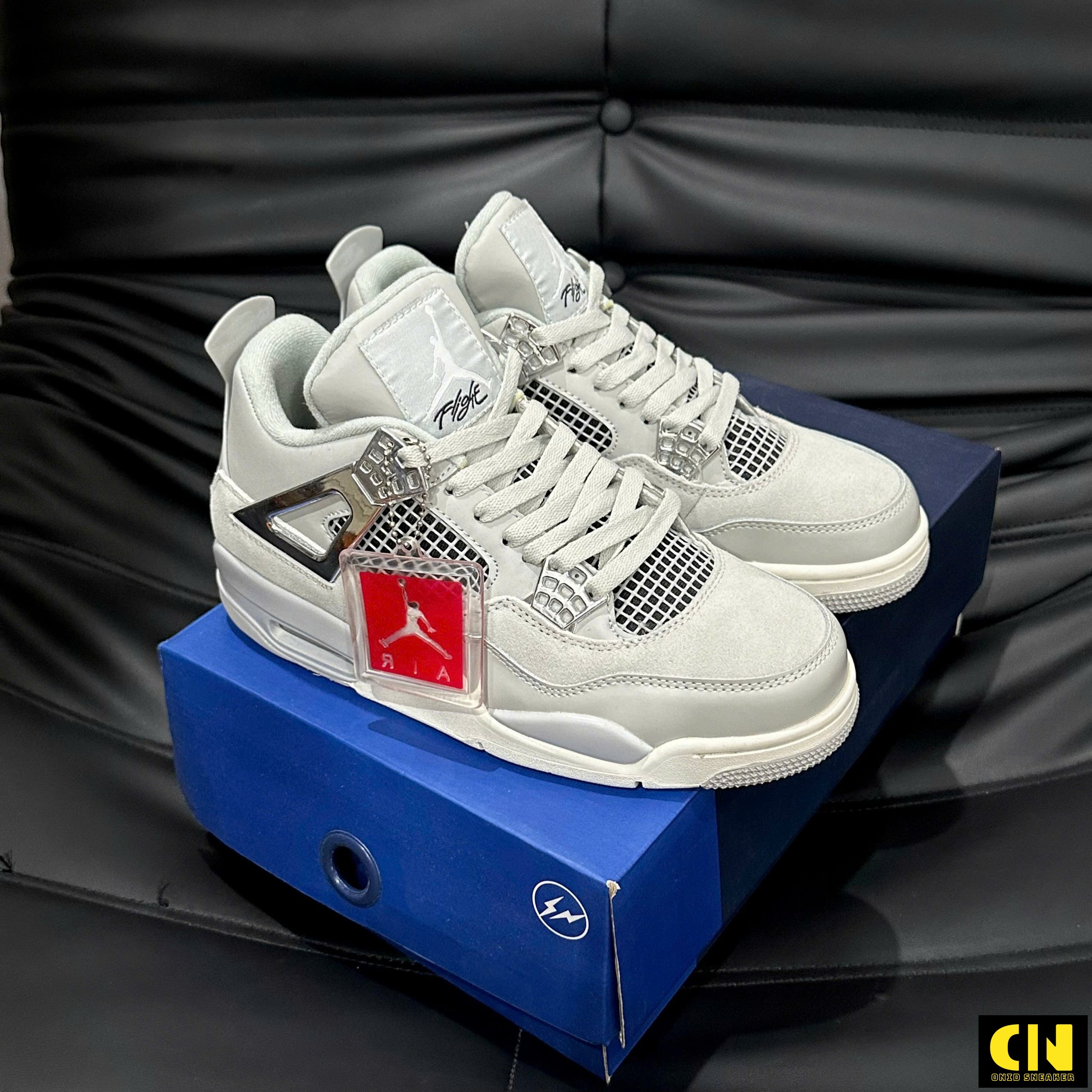 Giày Nike Air Jordan 4 Màu Xám Bạc Giày Nike Air Jordan 4 Màu Xám Bạc