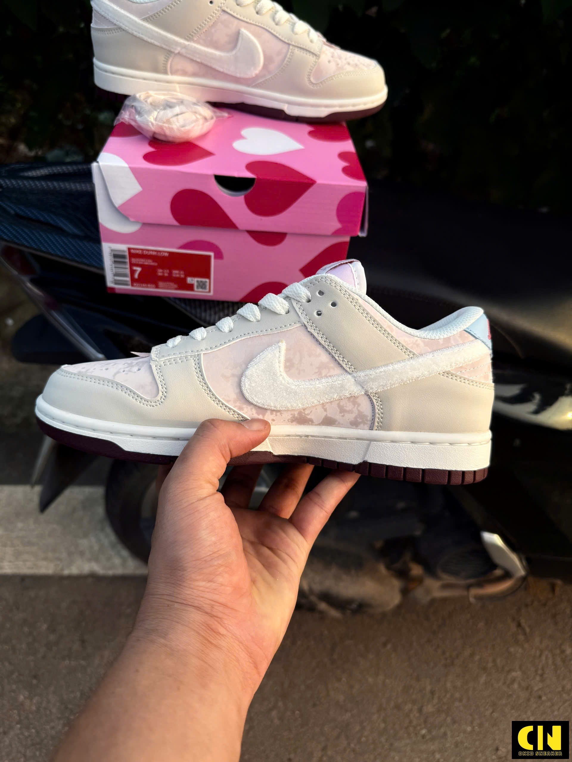 Giày Nike Dunk Low Valentine Full Box Hộp Trái Tim Hồng Phụ Kiện Giày Nike Dunk Low Valentine Full Box Hộp Trái Tim Hồng Phụ Kiện