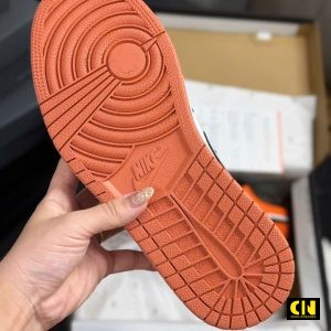 Giay Nike Jordan 1 Low Gs Mau Cam Den Giày Nike Jordan 1 Low GS Màu Cam Đen
