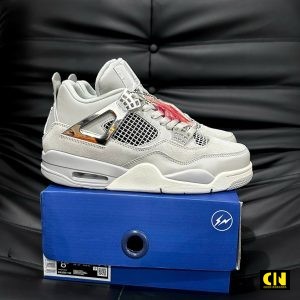 Giay Nike Jordan 4 Retro Frozen Moments Xam Trang Giày Nike Jordan 4 Retro Frozen Moments Xám Trắng