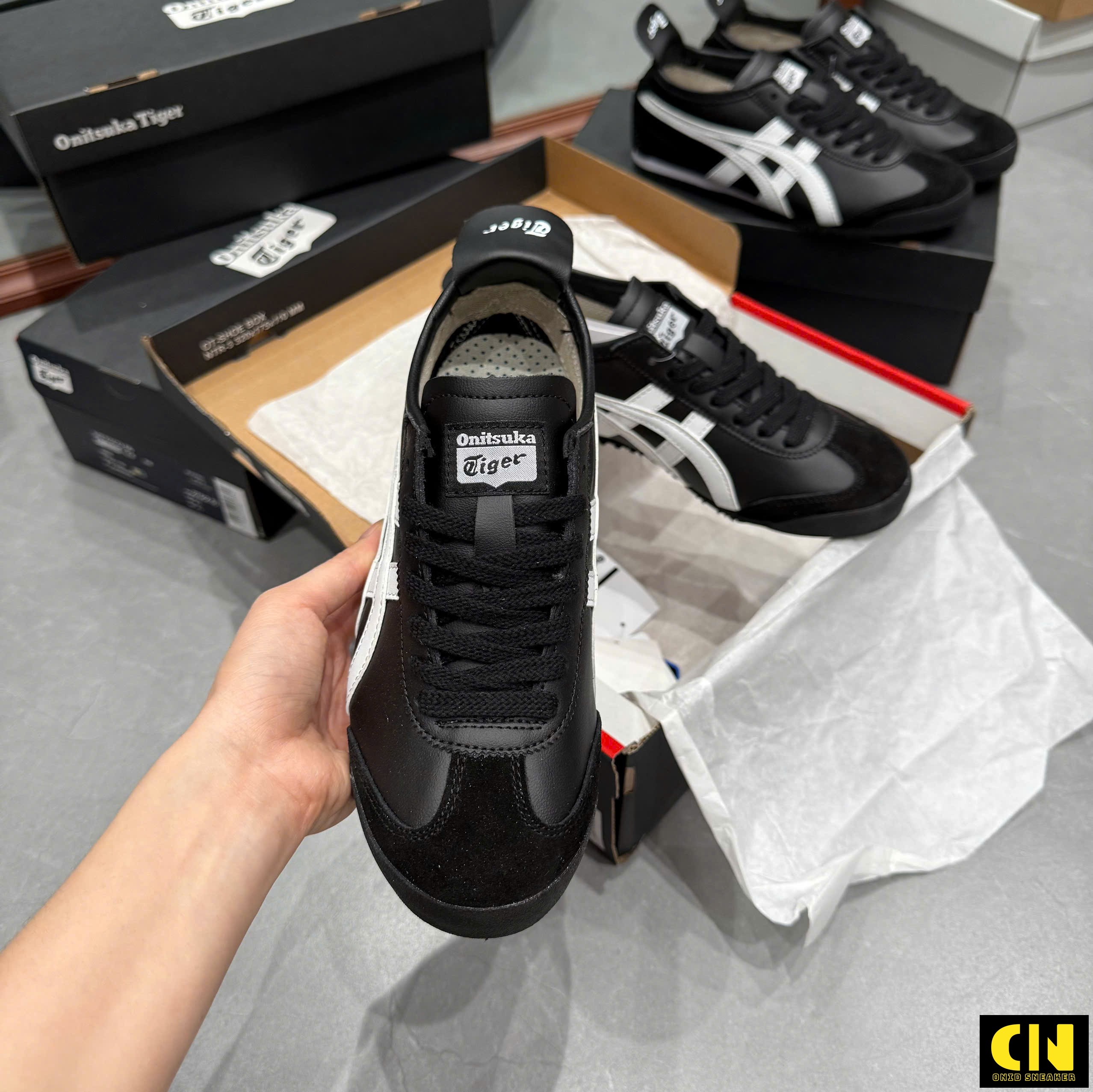 Giày Onitsuka Tiger Đen Trắng Giày Onitsuka Tiger Đen Trắng