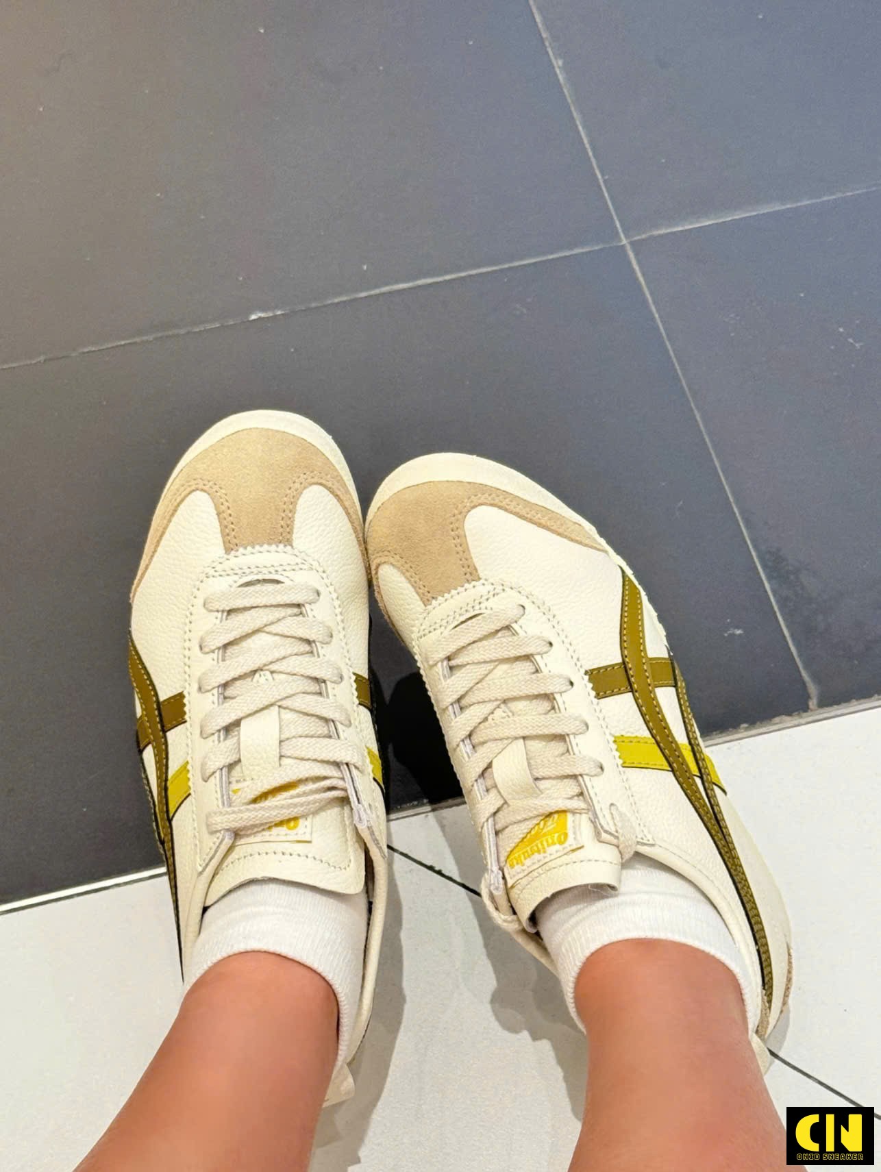 Giày Onitsuka Tiger Sọc Xanh Rêu Vàng Giày Onitsuka Tiger Sọc Xanh Rêu Vàng