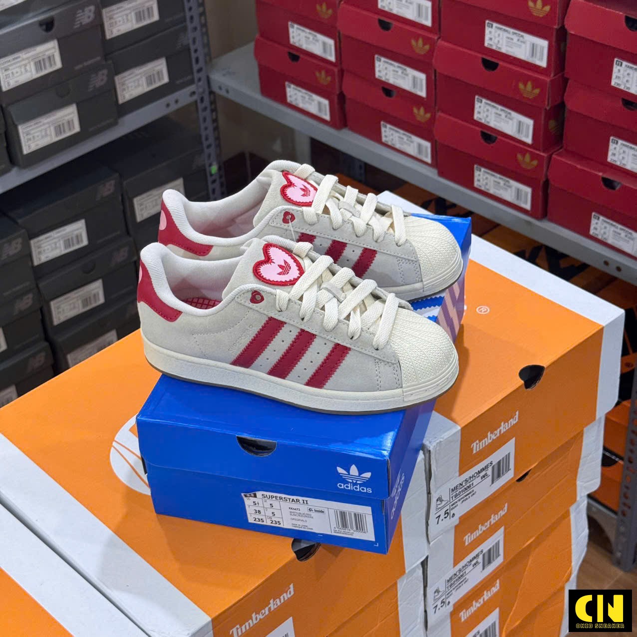 Giày Sneaker Adidas Phối Đồ Đôi Trắng Đỏ Better Scarlet Giày Sneaker Adidas Phối Đồ Đôi Trắng Đỏ Better Scarlet