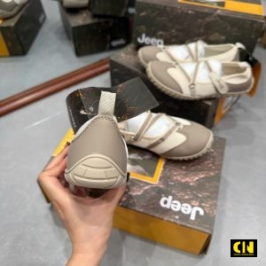 Giay Sneaker Jeep Outdoor Ban Luoi Thoang Khi Xin Mau Kem Giày Sneaker Jeep Outdoor Bản Lưới Thoáng Khí Xịn Màu Kem