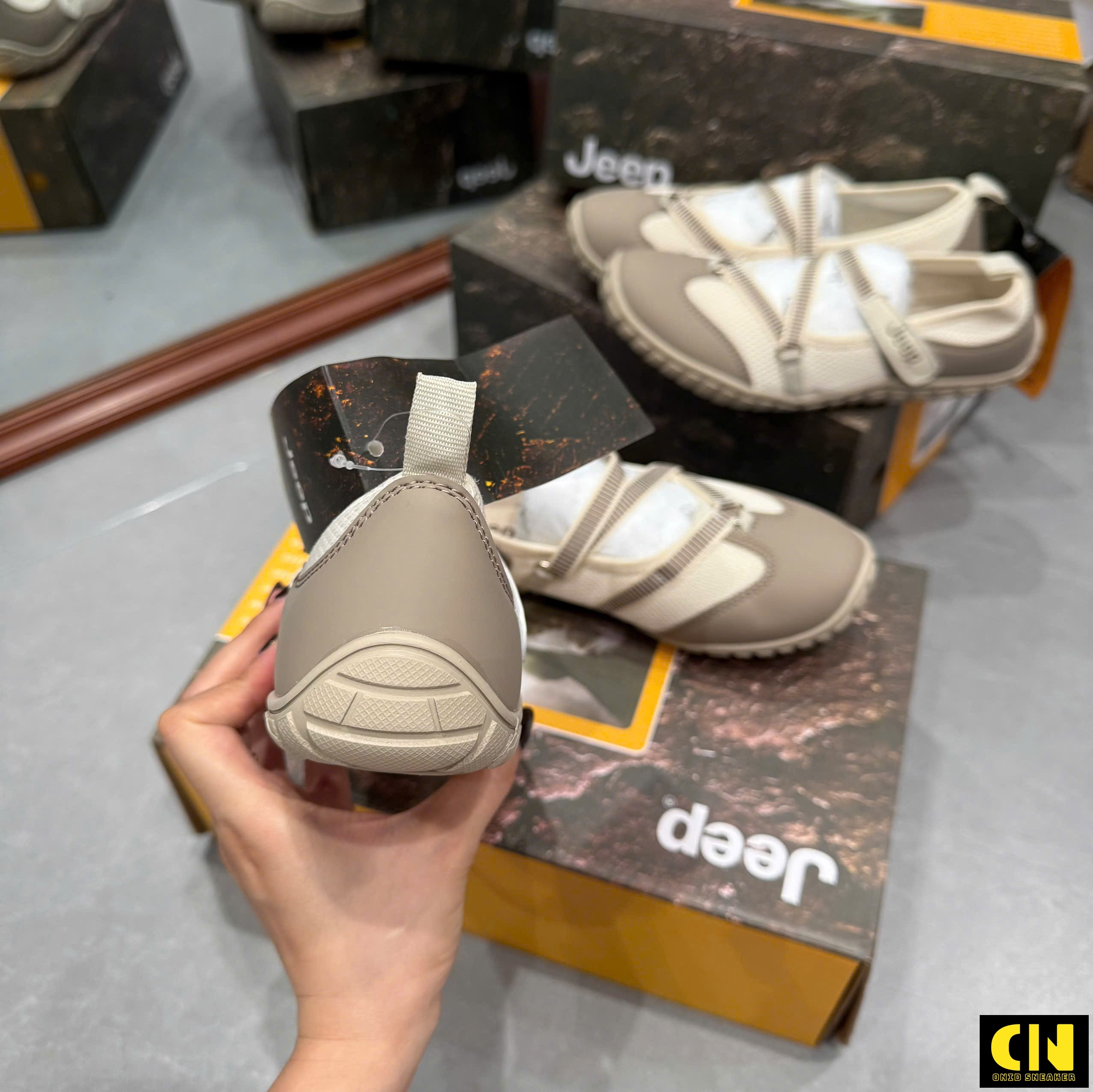 Giày Sneaker Jeep Outdoor Bản Lưới Thoáng Khí Xịn Màu Kem Giày Sneaker Jeep Outdoor Bản Lưới Thoáng Khí Xịn Màu Kem