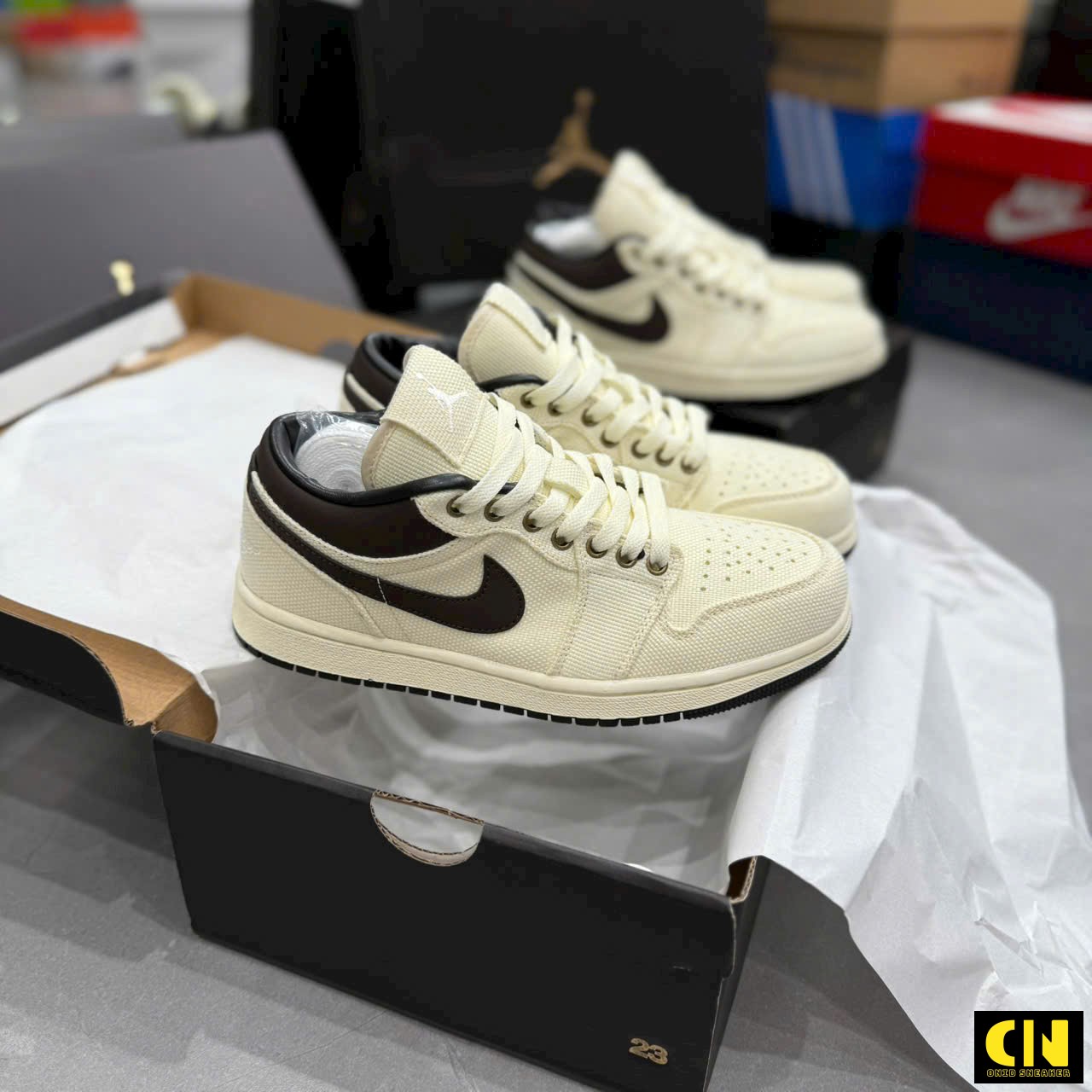 Giày Sneaker Jordan 1 Cổ Thấp Bản Vải Canvas Giày Sneaker Jordan 1 Cổ Thấp Bản Vải Canvas