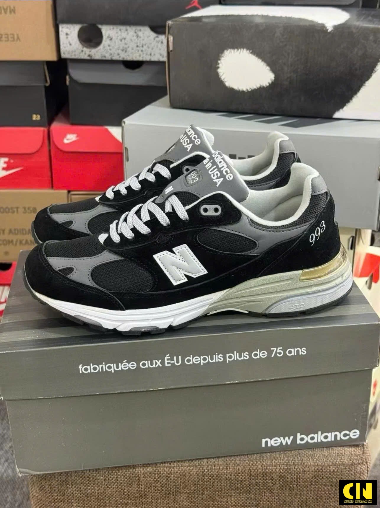 Giày Sneaker New Balance 993 Bản Da Lộn Đen Trắng Giày Sneaker New Balance 993 Bản Da Lộn Đen Trắng