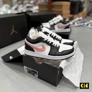 Giay Sneaker Thoi Trang Jordan 1 Low Rust Pink Mau Hong Den Giày Sneaker Thời Trang Jordan 1 Low Rust Pink Màu Hồng Đen
