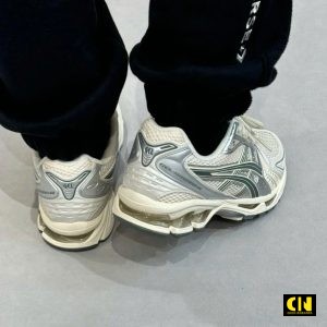 Giay The Thao Asics Mau Trang Kem Bac Giày Thể Thao Asics Màu Trắng Kem Bạc