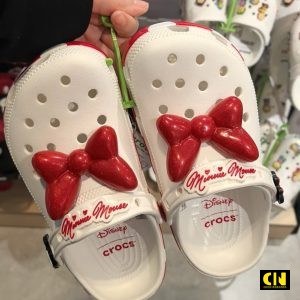 Dep Crocs Classic Clog Disney Minnie Mouse Trang Do Jibbitz No Dép Crocs Classic Clog Disney Minnie Mouse Trắng Đỏ Jibbitz Nơ