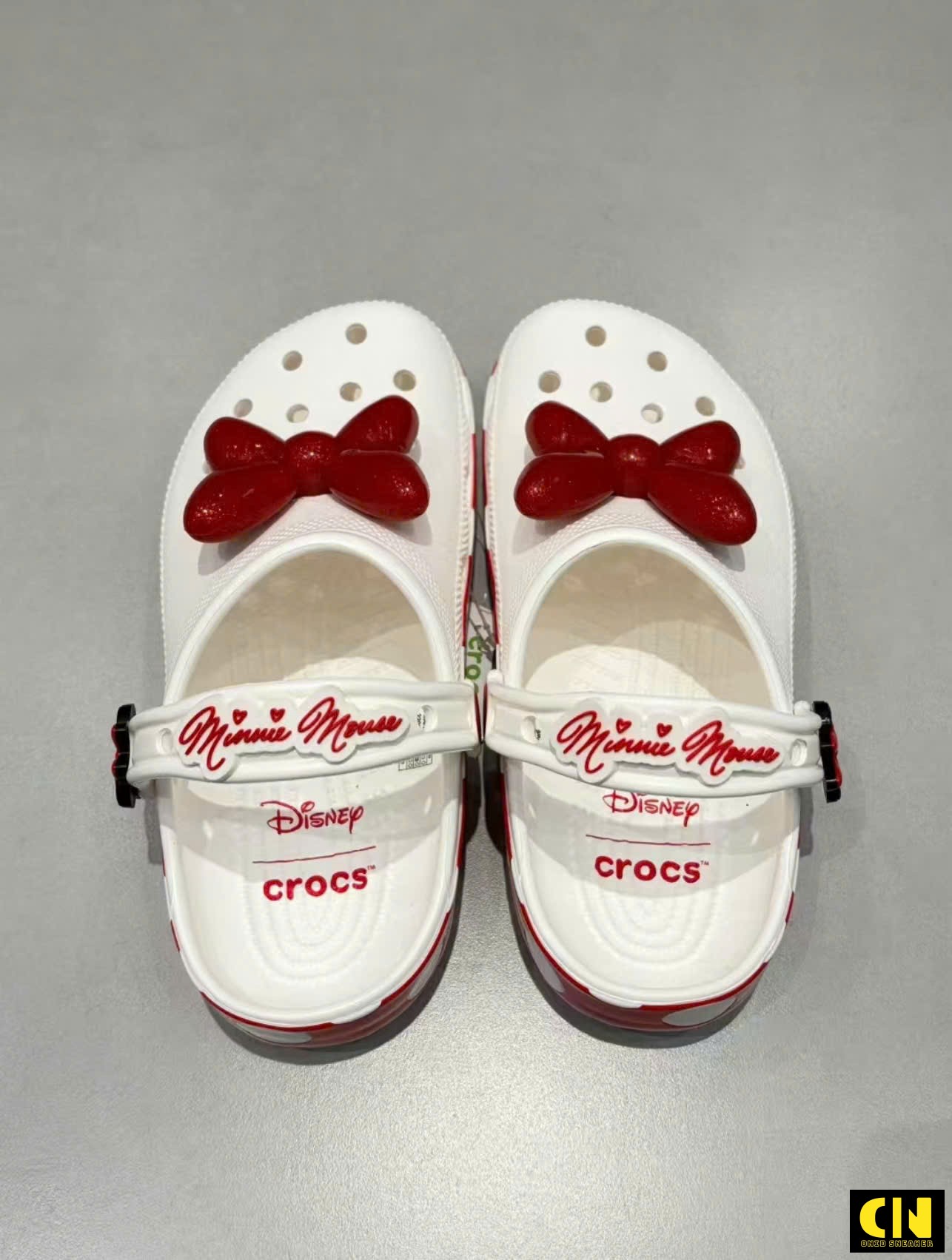 Dép Sục Crocs Classic Minnie Mouse Disney Nơ Đỏ Dép Sục Crocs Classic Minnie Mouse Disney Nơ Đỏ