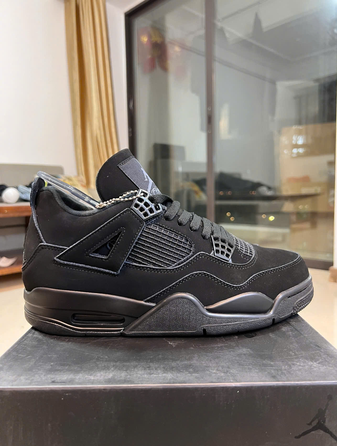 Giày Bóng Rổ Nike Air Jordan 4 Màu Đen Giày Bóng Rổ Nike Air Jordan 4 Màu Đen
