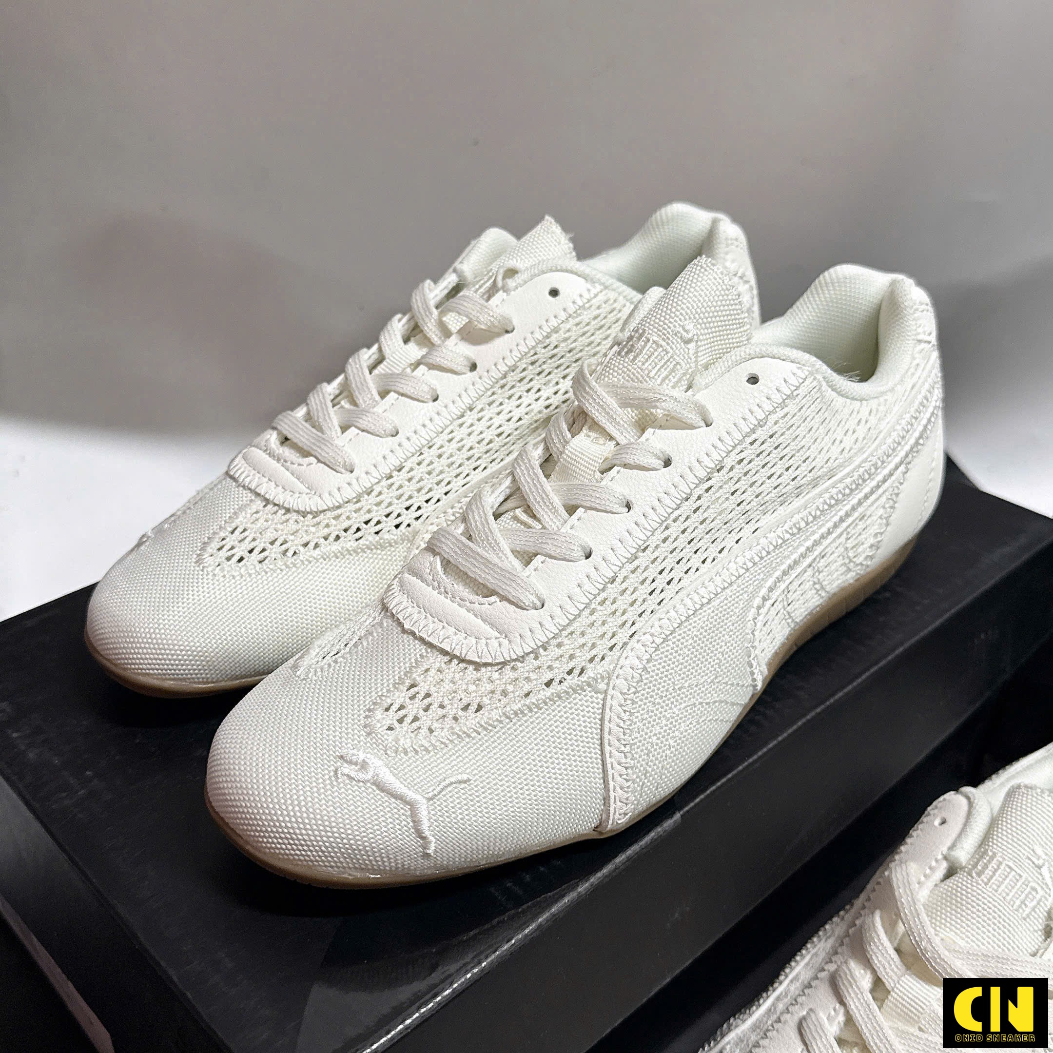 Giày Búp Bê Puma Speedcat Nữ Màu Trắng Kem Đế Gum Giày Búp Bê Puma Speedcat Nữ Màu Trắng Kem Đế Gum