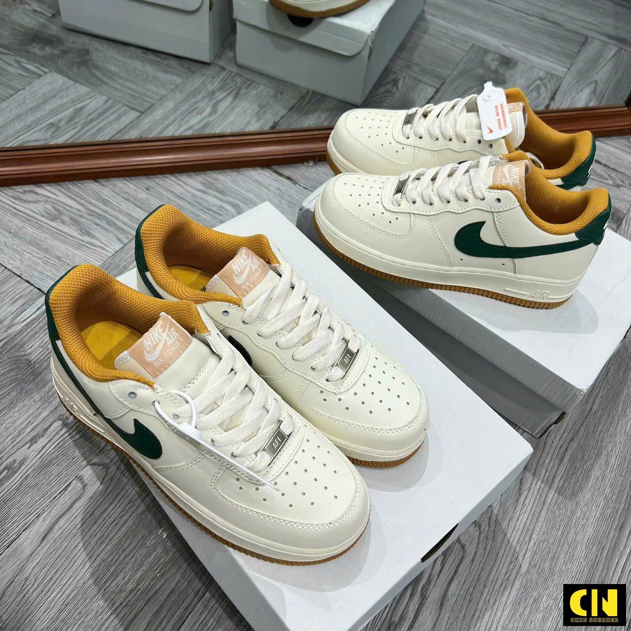 Giày Casual Unisex Nike Af1 Trắng Kem Swoosh Xanh Lá Đế Gum Giày Casual Unisex Nike AF1 Trắng Kem Swoosh Xanh Lá Đế Gum