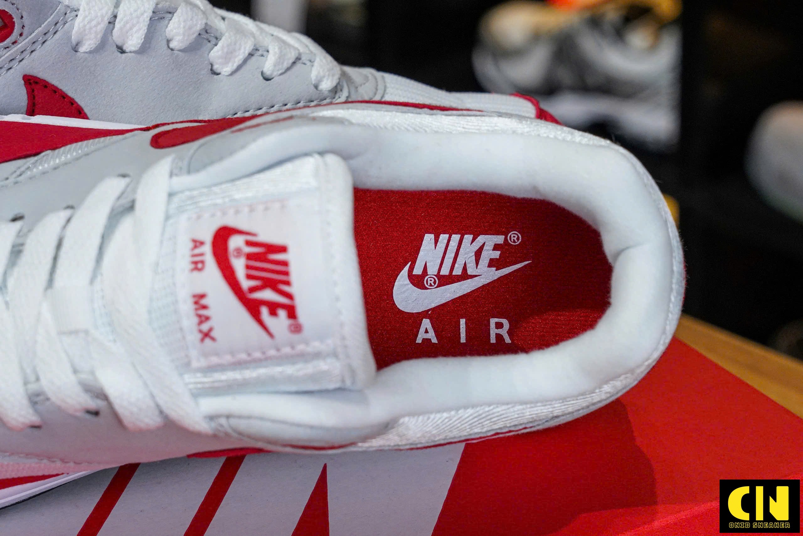 Giày Chạy Bộ Nike Air Max 1 Anniversary Phối Màu Đỏ Trắng Giày Chạy Bộ Nike Air Max 1 Anniversary Phối Màu Đỏ Trắng