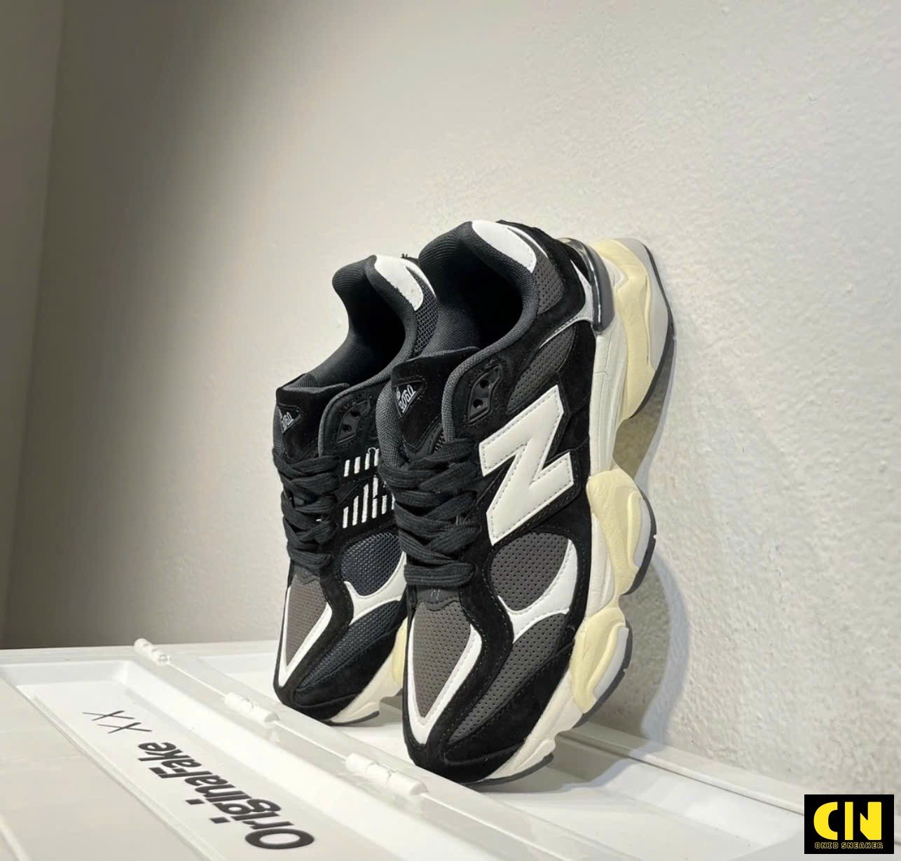 Giày Chunky New Balance 9060 Đế Kem Vintage Giày Chunky New Balance 9060 Đế Kem Vintage