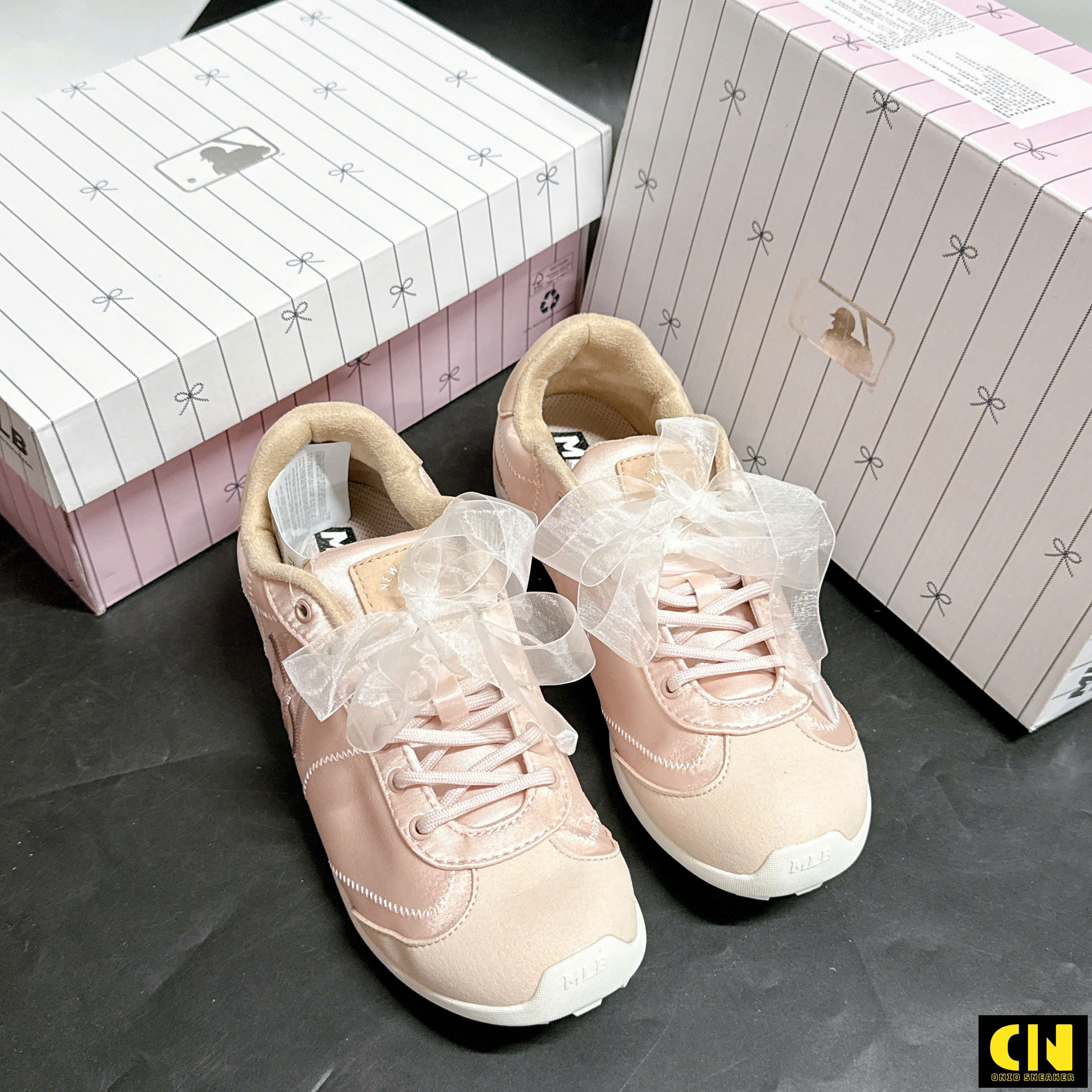 Giày Cổ Thấp Mlb Sleek Powder New York Yankees Pink White Giày Cổ Thấp MLB Sleek Powder New York Yankees Pink White