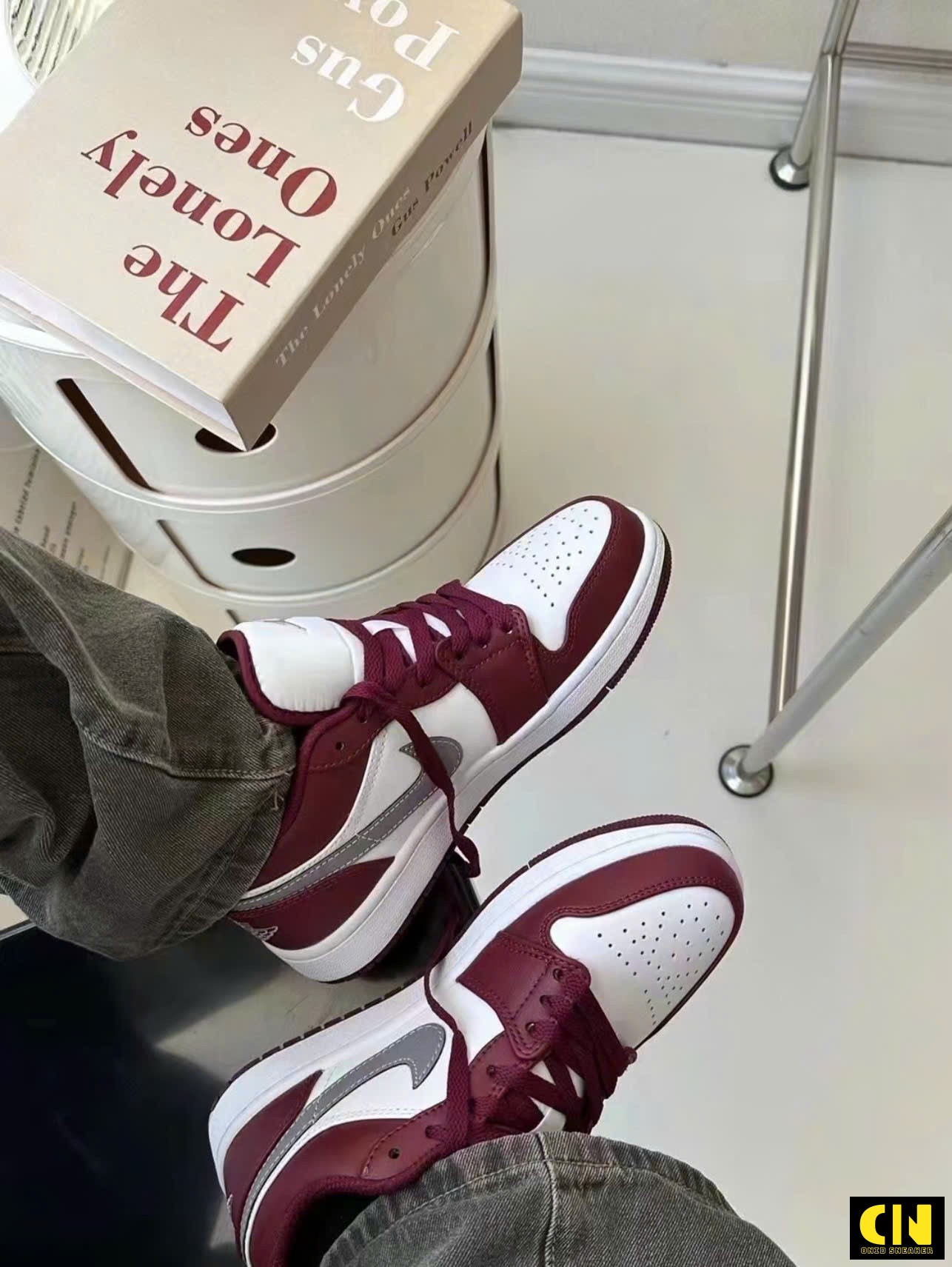 Giày Cổ Thấp Nike Air Jordan 1 Low Đỏ Đô Phối Trắng Xám Giày Cổ Thấp Nike Air Jordan 1 Low Đỏ Đô Phối Trắng Xám
