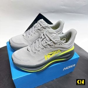 Giay Hoka Bondi 9 Mau Xam Sang Vien Vang Giày Hoka Bondi 9 Màu Xám Sáng Viền Vàng