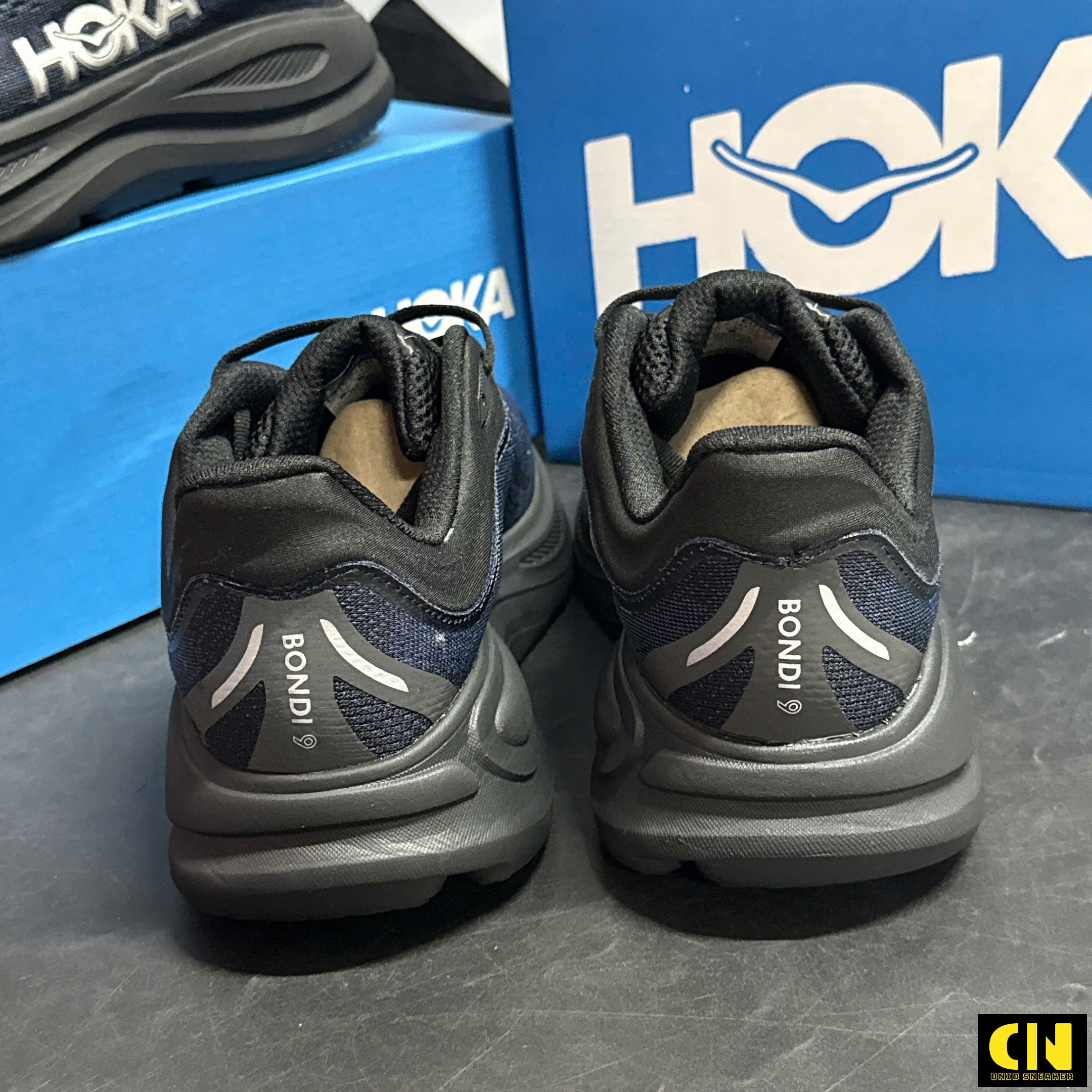 Giày Hoka Bondi 9 Màu Xanh Navy Đậm Đế Đen Giày Hoka Bondi 9 Màu Xanh Navy Đậm Đế Đen