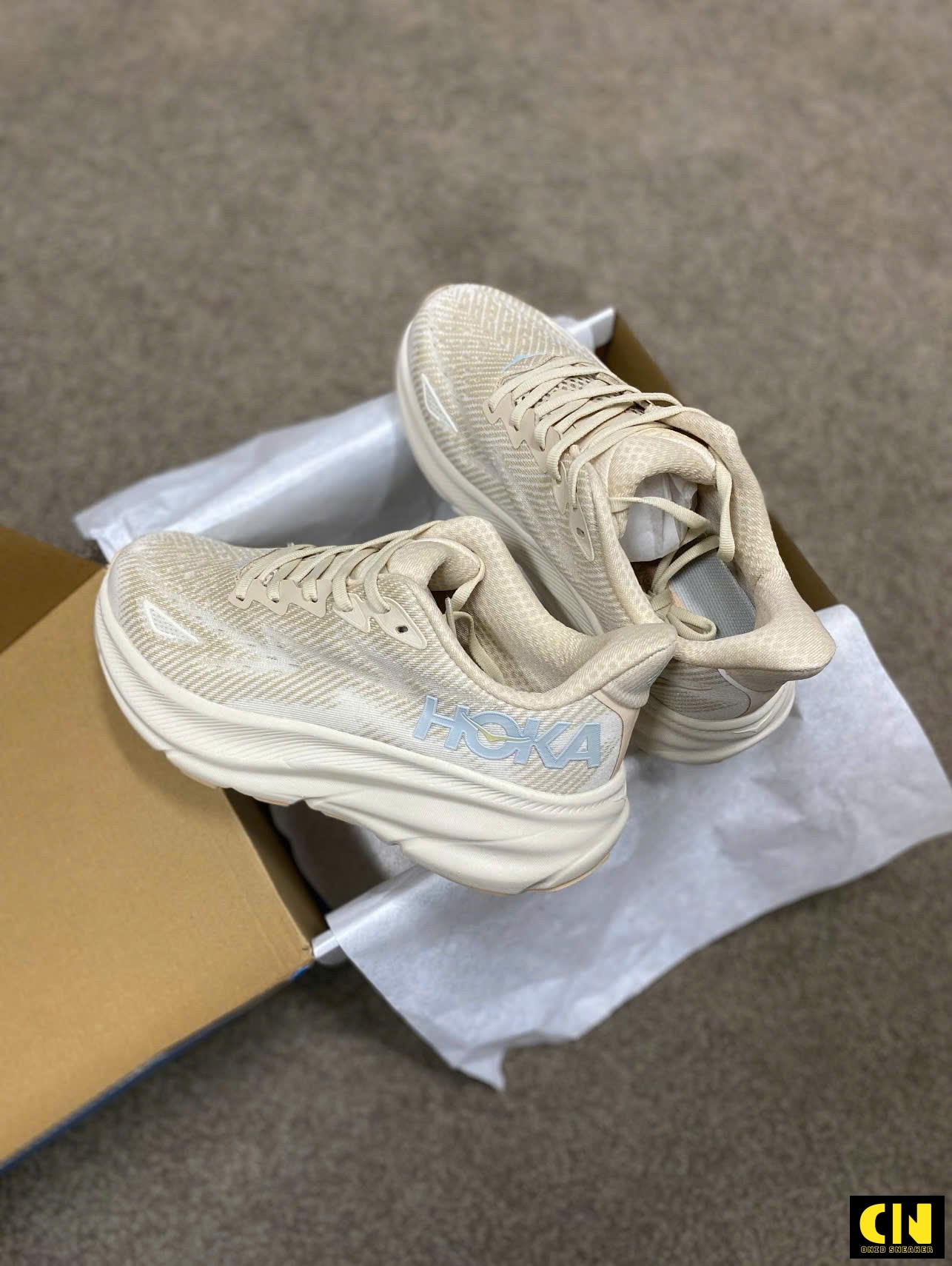 Giày Hoka Clifton 9 Shifting Sand Trắng Giày Hoka Clifton 9 Shifting Sand Trắng