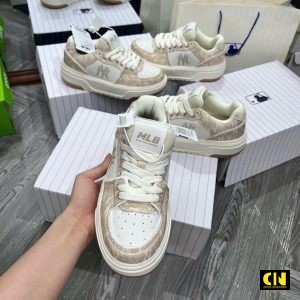 Giay Mlb Chunky Liner Denim Mono Sl Mau Trang Kem Co Lung Giày MLB Chunky Liner Denim Mono SL Màu Trắng Kem Cổ Lửng