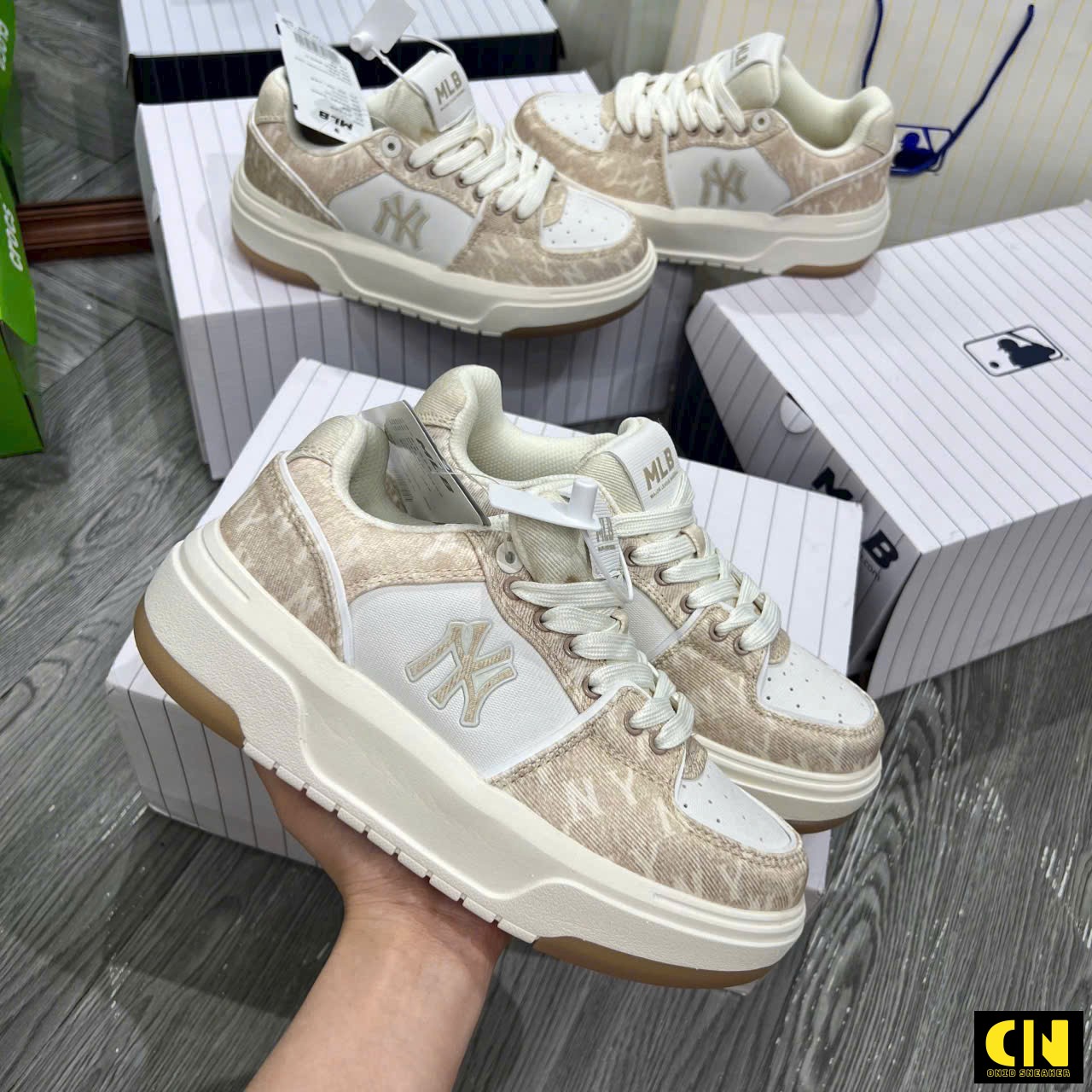 Giày Mlb Chunky Liner Denim Mono Sl New York Yankees Cream Giày MLB Chunky Liner Denim Mono SL New York Yankees Cream
