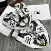 Giay Mlb Chunky Liner Mid Classic Monogram Ny Yankees Black Giày MLB Chunky Liner Mid Classic Monogram NY Yankees Black