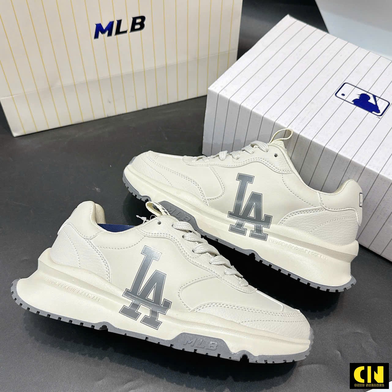 Giày Mlb Chunky Runner Basic La Dodgers Ivory Giày MLB Chunky Runner Basic LA Dodgers Ivory