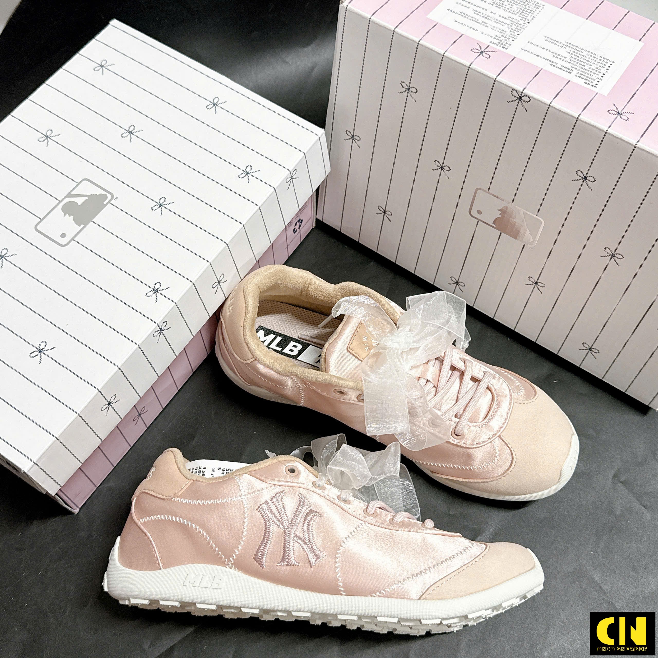 Giày Mlb Sleek Powder New York Yankees Pink Gold White Giày MLB Sleek Powder New York Yankees Pink Gold White