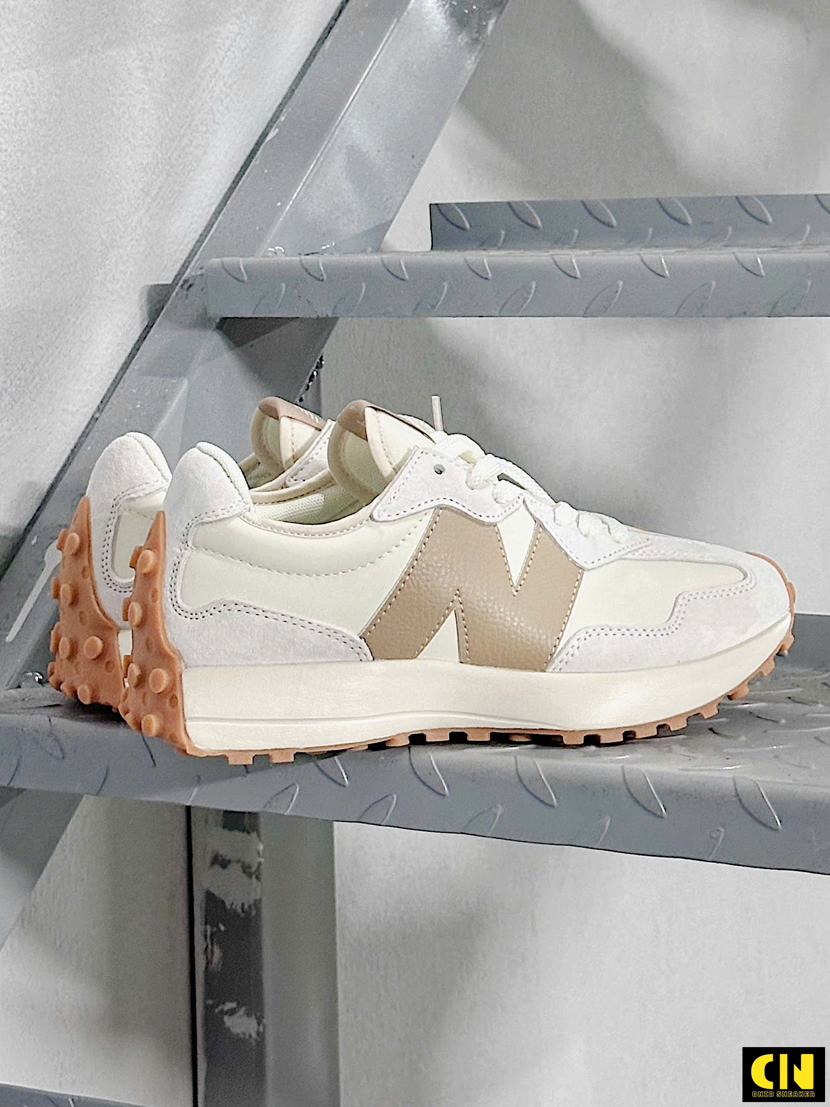 Giày New Balance 327 Moonbeam Driftwood Trắng Kem Giày New Balance 327 Moonbeam Driftwood Trắng Kem