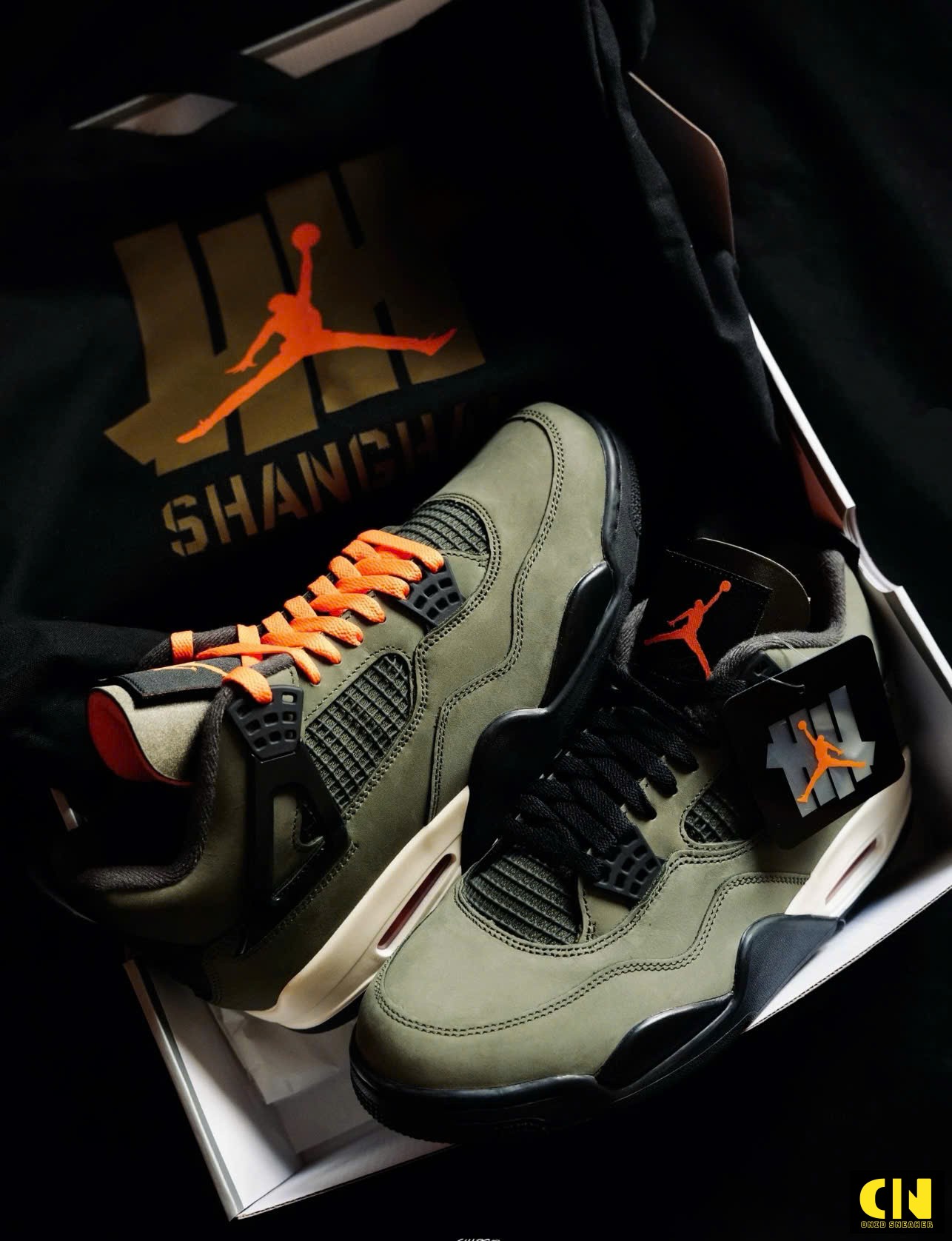 Giày Nike Air Jordan 4 Undefeated Màu Xanh Rêu Phối Cam Giày Nike Air Jordan 4 Undefeated Màu Xanh Rêu Phối Cam
