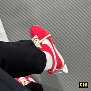 Giay Nike Jacquemus Moon Vai Co Gian Mau Do De Deo Giày Nike Jacquemus Moon Vải Co Giãn Màu Đỏ Đế Dẻo