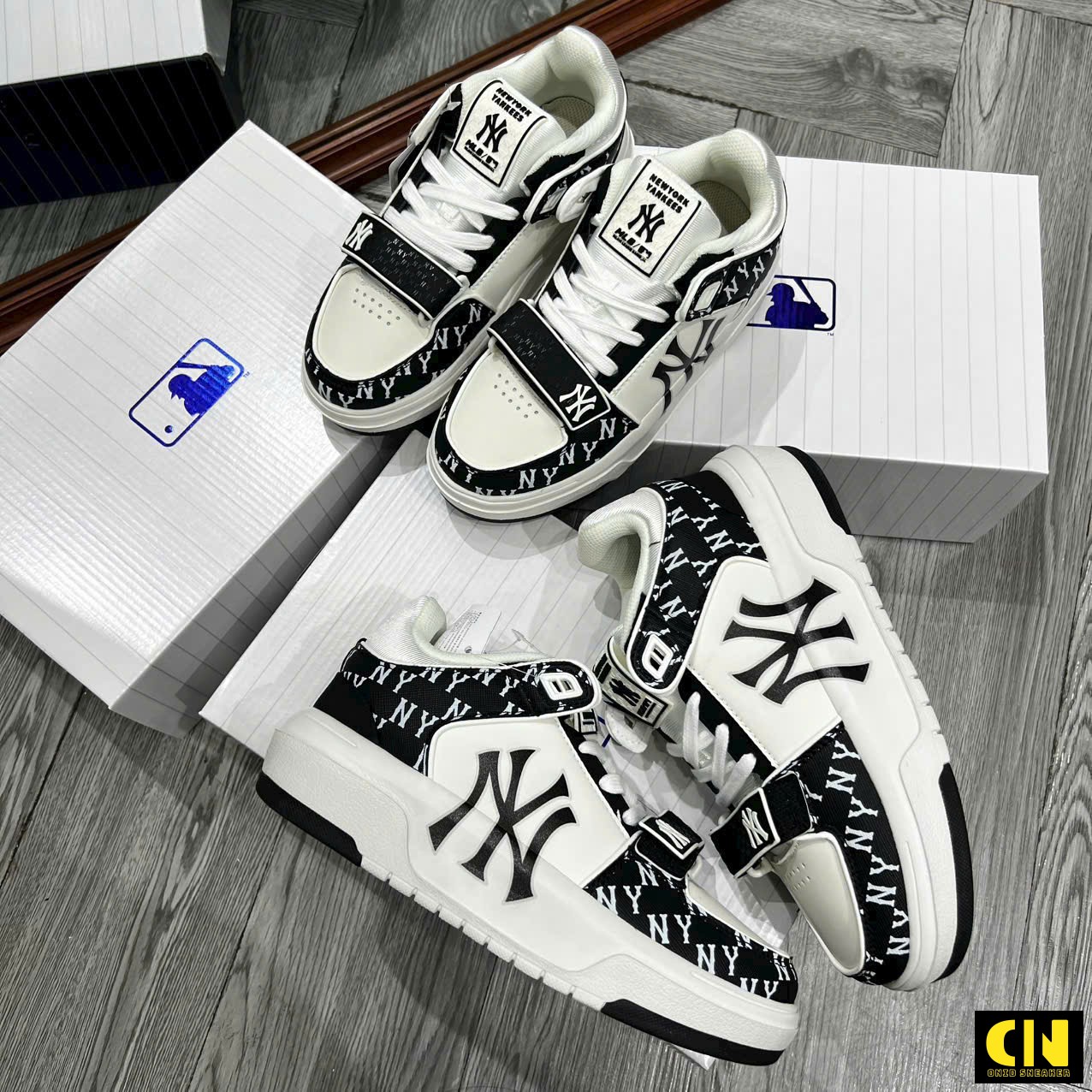 Giày Sneaker Mlb Chunky Liner Mid Classic Monogram New York Yankees Đen Giày Sneaker MLB Chunky Liner Mid Classic Monogram New York Yankees Đen