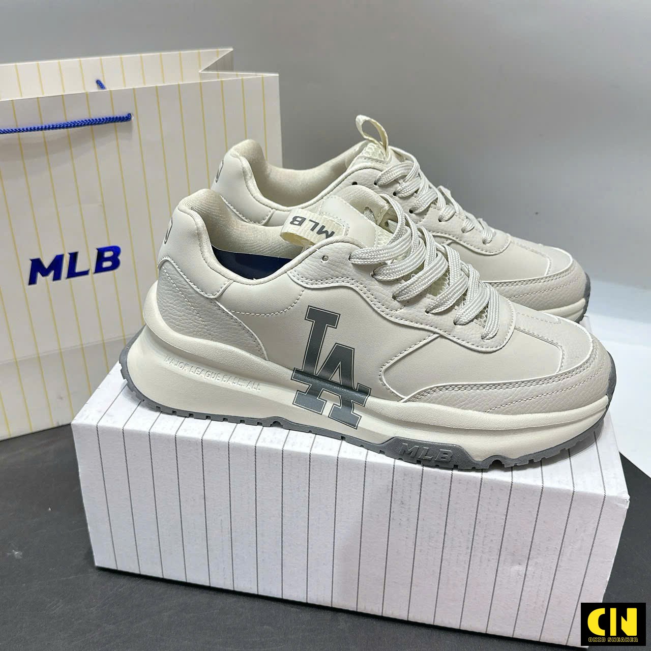 Giày Sneaker Mlb Chunky Runner Màu Trắng Kem Giày Sneaker MLB Chunky Runner Màu Trắng Kem